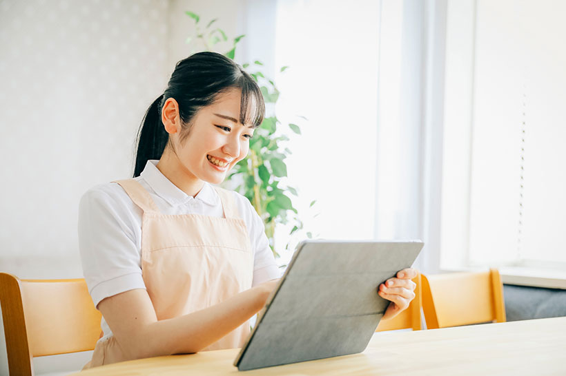 ICT活用で進める保育士の業務改善